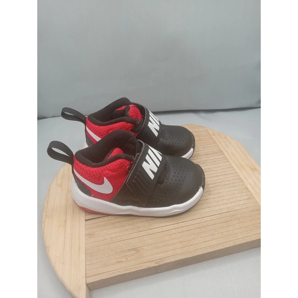 Nike little bit